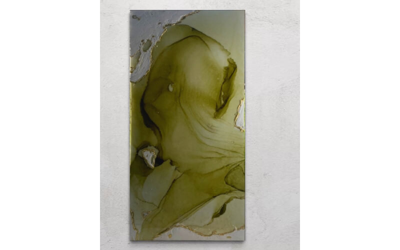 Image: https://d3jccwbj2cdpg7.cloudfront.net/cosmopolitan/91739-2202285600.jpeg Exclusive Painting layered in 24K Gold by Mandy Moeera