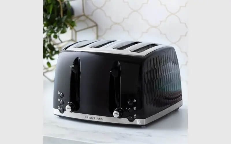 Win a Russell Hobbs 4slice toaster Good To Know Competitions